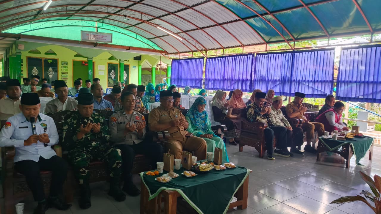 SMP Negeri 10 Salatiga Gelar Halalbihalal